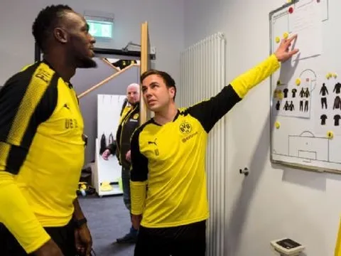 Usain Bolt miệt mài tập luyện, học 'chiến thuật' ở Dortmund