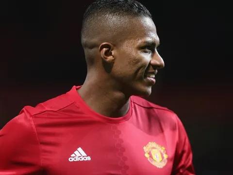 Valencia như được hồi xuân dưới thời Mourinho