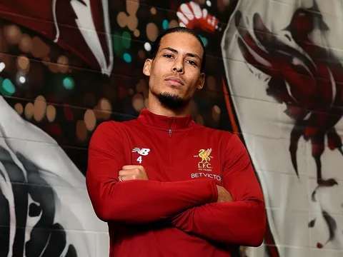 Van Dijk cực ngầu trong ngày CHÍNH THỨC ra mắt Liverpool