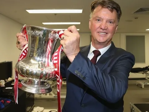 Van Gaal dành tình cảm đặc biệt cho M.U trong ngày giải nghệ