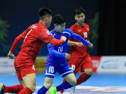 Vào tứ kết, futsal Việt Nam vẫn lo