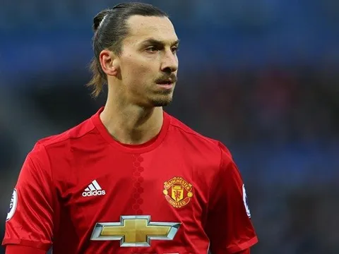 Vì cái tôi của mình, Ibra sẽ ở lại Man United