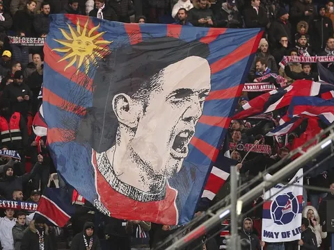 Vì Cavani, Neymar giận dỗi ra mặt với fan PSG