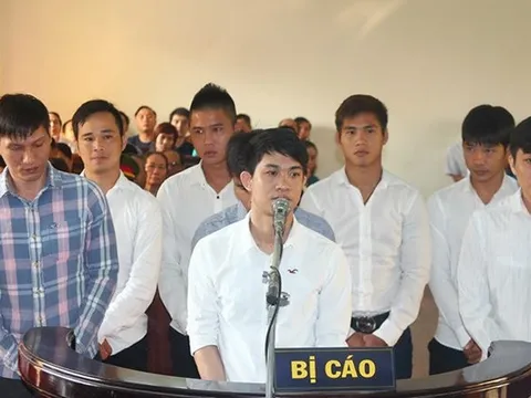 Vòi bạch tuộc săn V-League, gõ cửa đội tuyển