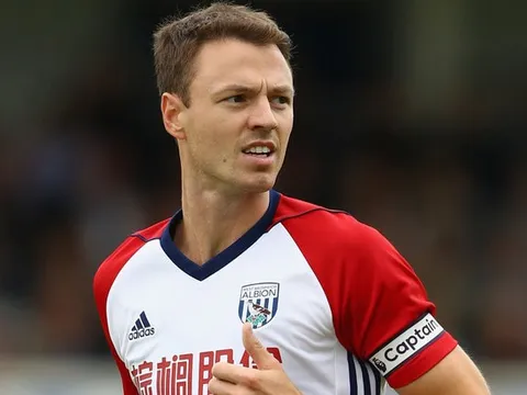 Vụ Arsenal mua Jonny Evans xuất hiện tình tiết mới