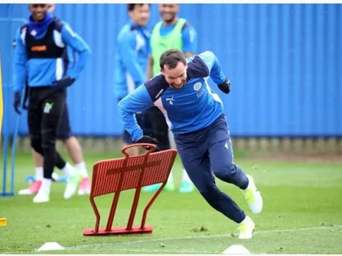 Vừa trở về, dàn sao của Leicester đã làm loạn