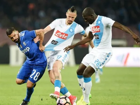 Higuian lập cú đúp vào lưới Napoli, Juventus hẹn gặp Lazio tại chung kết