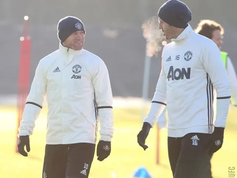 Wayne Rooney trở lại, tươi cười tập luyện cùng các đồng đội