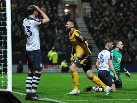 Welbeck tái xuất, Arsenal nhọc nhằn vượt ải Preston