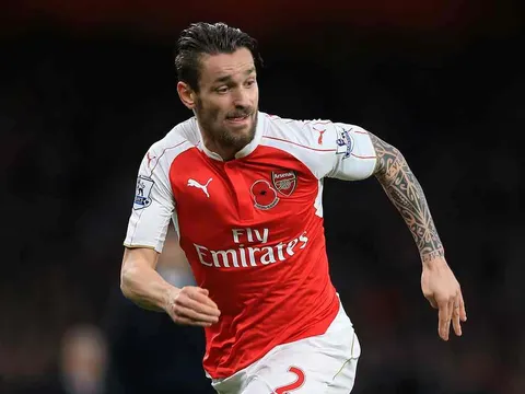 Wenger bác tin đồn 'chặn' học trò đến Man Utd