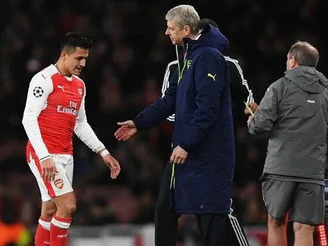 Wenger: Hãy là đàn ông, đừng đổ lỗi!