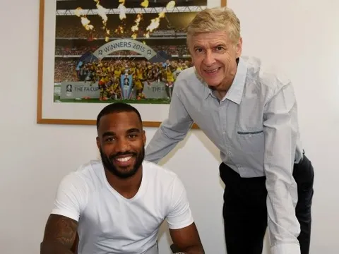 Wenger thừa nhận Lacazette đang 'mất ngủ' vì Aubameyang