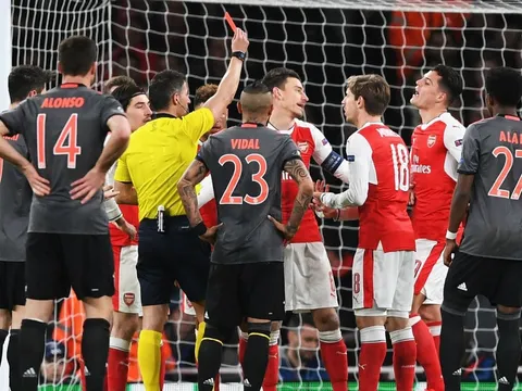 Wenger lớn tiếng cảnh báo UEFA