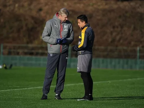 Wenger ưu ái Sanchez trong buổi tập của Arsenal
