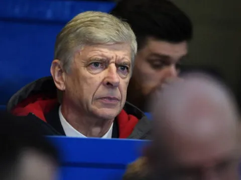 Wilshere chấn thương, Wenger nhấp nhỏm lo lắng trên khán đài
