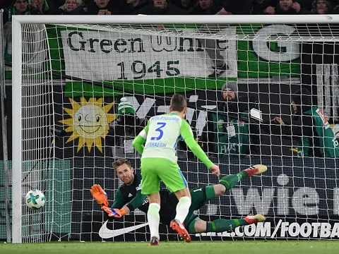 Wolfsburg cùng Schalke 'bắt tay nhau', Bayern chưa thể lên ngôi sớm