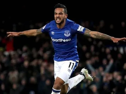 Walcott – Một Poacher chính hiệu