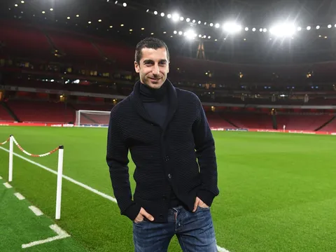 Xem Arsenal đánh bại Chelsea, Mkhitaryan gọi Emirates là nhà