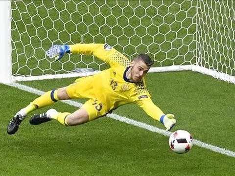 Xem David De Gea trổ tài trước Israel