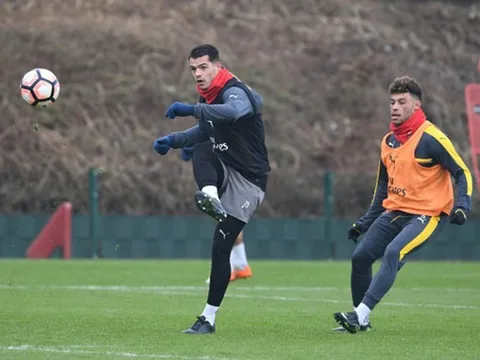 Xhaka đã bớt chặt chém trên sân tập của Arsenal