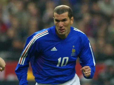 Zinedine Zidane thời còn tung hoàng trên sân cỏ