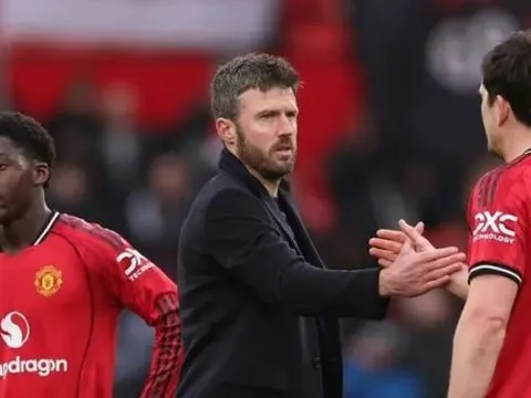 Michael Carrick lột xác MU nhờ nghệ thuật ở hai vòng cấm