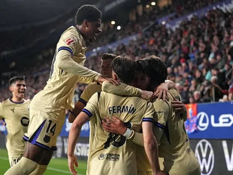Hansi Flick biến dàn sao dự bị thành chìa khóa vô địch cho Barca