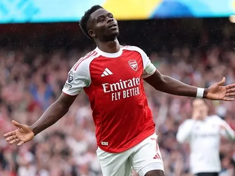 Arteta nêu lý do rút Saka khỏi sân chỉ sau 45 phút