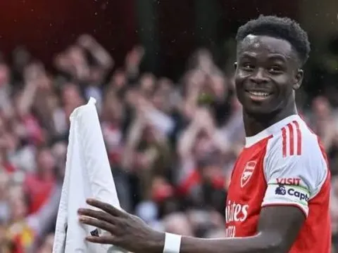 Arsenal đón chào Saka thực thụ trở lại trong cuộc đua vô địch