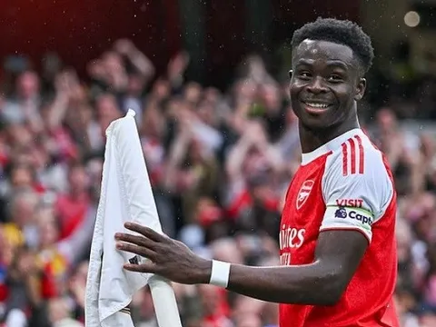 Saka trở lại, Arsenal xua tan nỗi lo sụp đổ