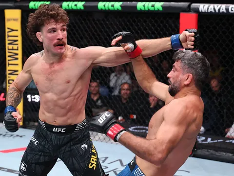 UFC Perth: Quillan Salkilld ngược dòng ngoạn mục hạ knockout Beneil Dariush