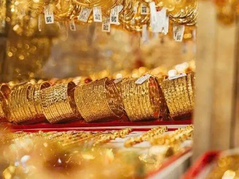 Giá vàng hôm nay 3/5: Đi ngang phiên cuối tuần, nên mua hay chờ giảm?