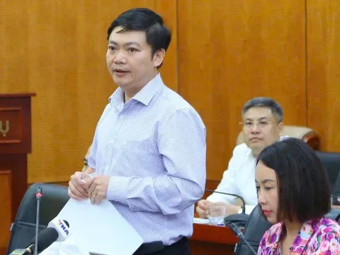 Vì sao Bộ Nội vụ giữ mức lương cơ sở 2,53 triệu đồng/tháng?