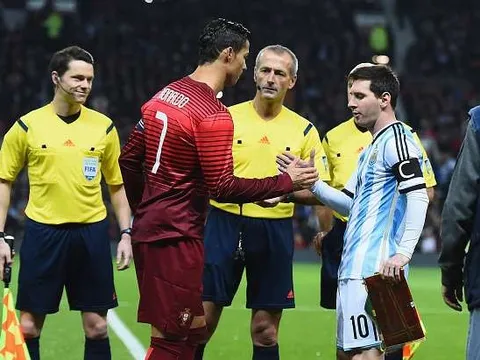 15 bức ảnh đẹp nhất trong 'cuộc đối đầu thế kỷ' giữa Messi và Ronaldo