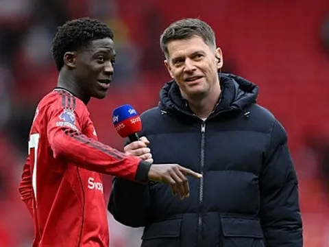 Man Utd thăng hoa, Mainoo nhắc công Carrick