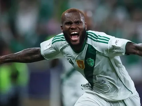 Kessie ghi 2 bàn, Al Ahli đè bẹp Al Akhdoud 4-0