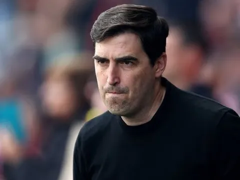 Roy Keane giội gáo nước lạnh vào khả năng Iraola tới Man Utd