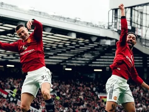 Hạ Liverpool 3-2, Man Utd tái hiện khí chất Sir Alex để trở lại C1