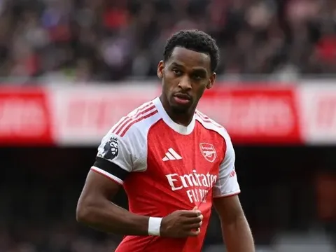 Ký mới Timber, Arsenal dọn đường tiễn Ben White