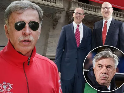 Ancelotti tố ông chủ Man Utd, Arsenal "tham tiền"