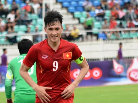 Bầu Tú: 'Công Vinh sẽ giúp CLB TP.HCM chuyên nghiệp hơn'