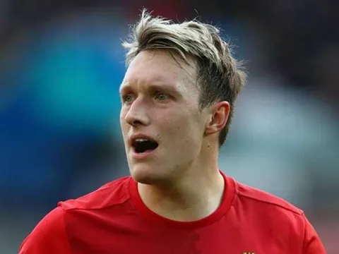Bí quyết thành công của Phil Jones là bỏ chơi PlayStation