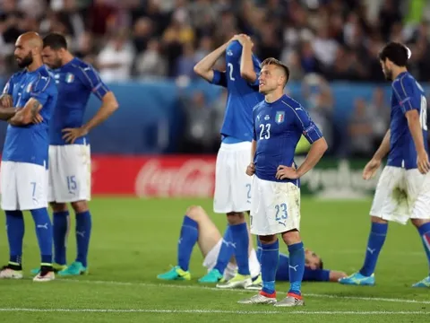 Bóng đá Italia: Một năm của những giọt nước mắt đắng cay