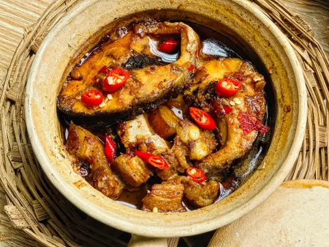 Cách nấu món cá kho thịt ba chỉ ngon không tanh