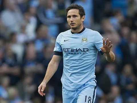 Cay mắt với khoảnh khắc Lampard sút tung lưới Chelsea