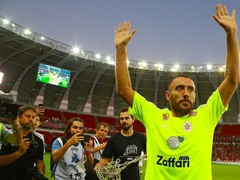 Cầu thủ Chapecoense sống sót vụ máy bay rơi trở lại sân cỏ
