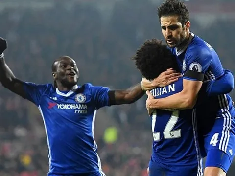 Chelsea luôn vô địch mỗi khi lên đỉnh vào dịp Giáng Sinh