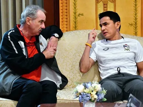 Chủ tịch LĐBĐ Thái Lan chốt tương lai Kiatisak