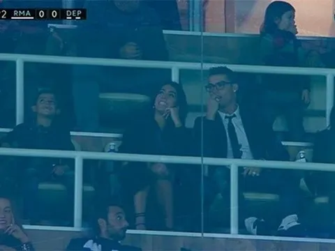 Chùm ảnh: Ronaldo thân mật cùng bạn gái mới trên Bernabeu