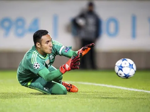 Có Keylor Navas đây rồi, Real không cần Courtois
